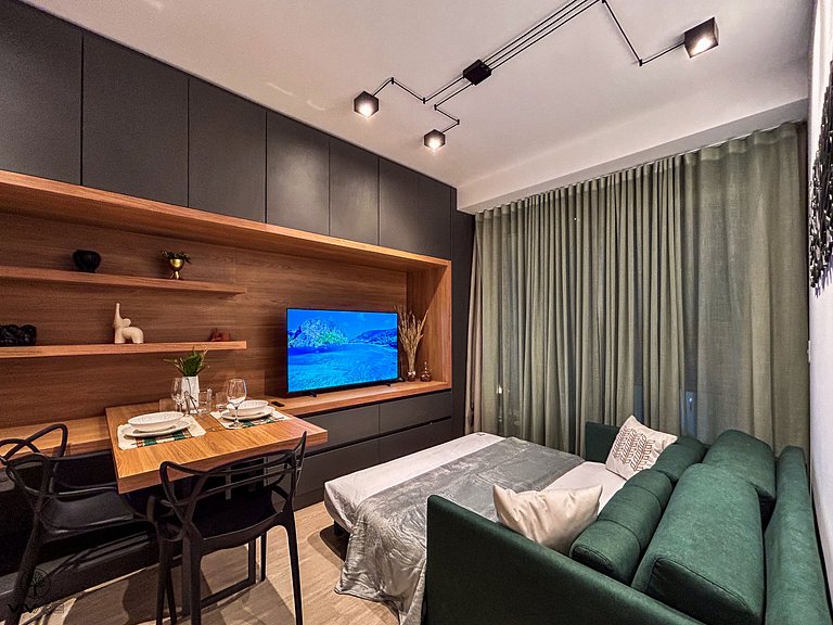 Seasons Pinheiros | 2Qts | Ar Metrô e Oscar Freire