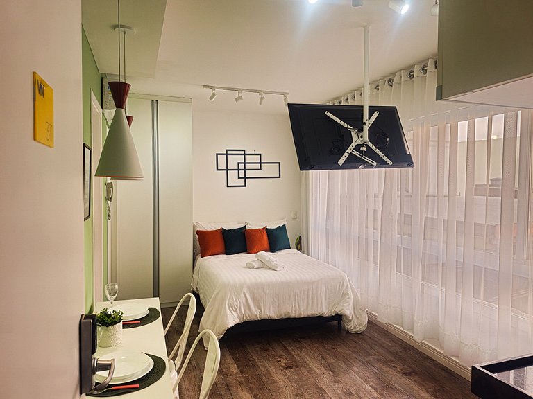 Vitta Apt 3 min from Allianz, Pool, Parking & Wi-Fi