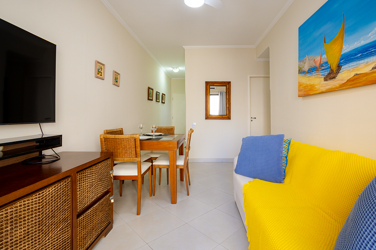 Solar Enseada - 1 Block from the Beach with Parking & Wi-Fi