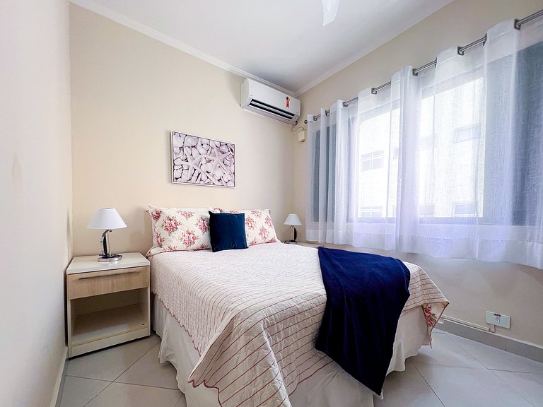 Solar Enseada - 1 Block from the Beach with Parking & Wi-Fi