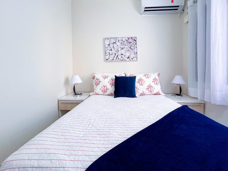 Solar Enseada - 1 Block from the Beach with Parking & Wi-Fi
