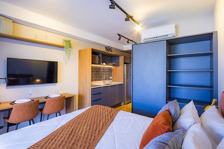 Ibira Premium | Heated Pool, Metro & Airport