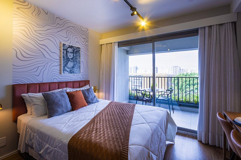 Ibira Premium | Heated Pool, Metro & Airport
