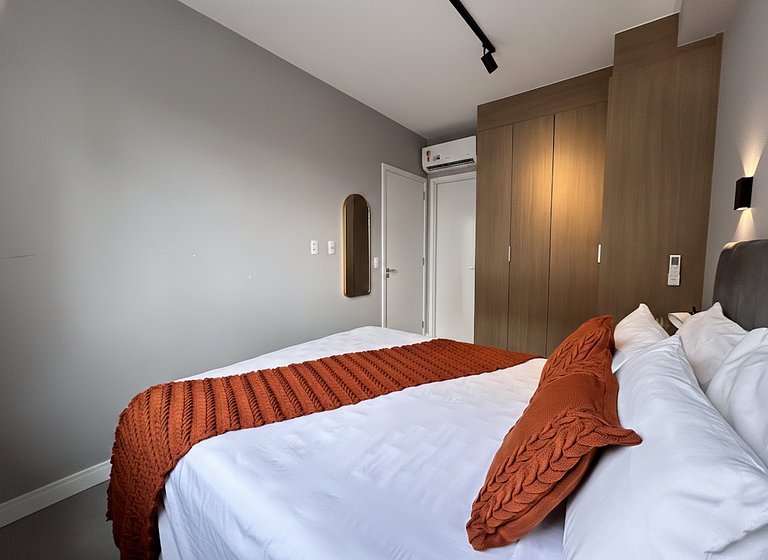 Inspiration Frei Caneca | Decorated Apartment with Private R