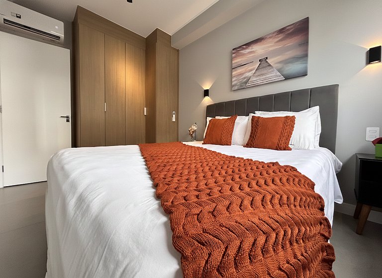 Inspiration Frei Caneca | Decorated Apartment with Private R