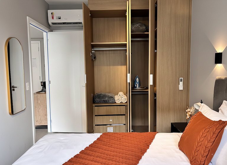 Inspiration Frei Caneca | Decorated Apartment with Private R