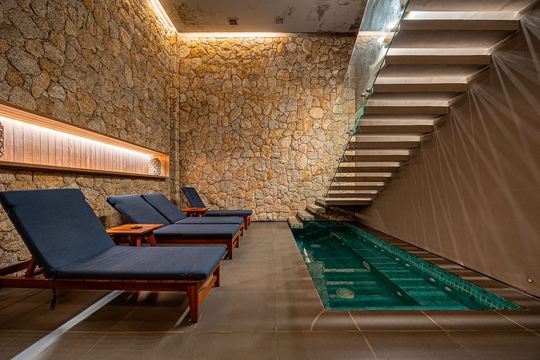 Studio Novo C/ Vaga / Piscina / Jacuzzi e Academia